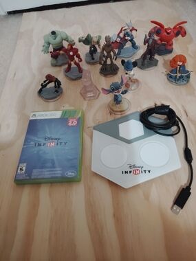 Disney Infinity USB Base for Xbox 360 - White and Gray